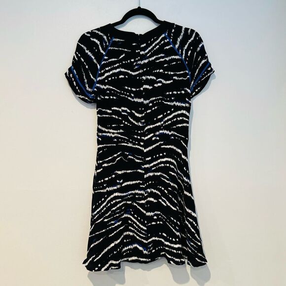 French Connection Tapir Wave Crepe Flare Dress Size 6 - Picture 4 of 8